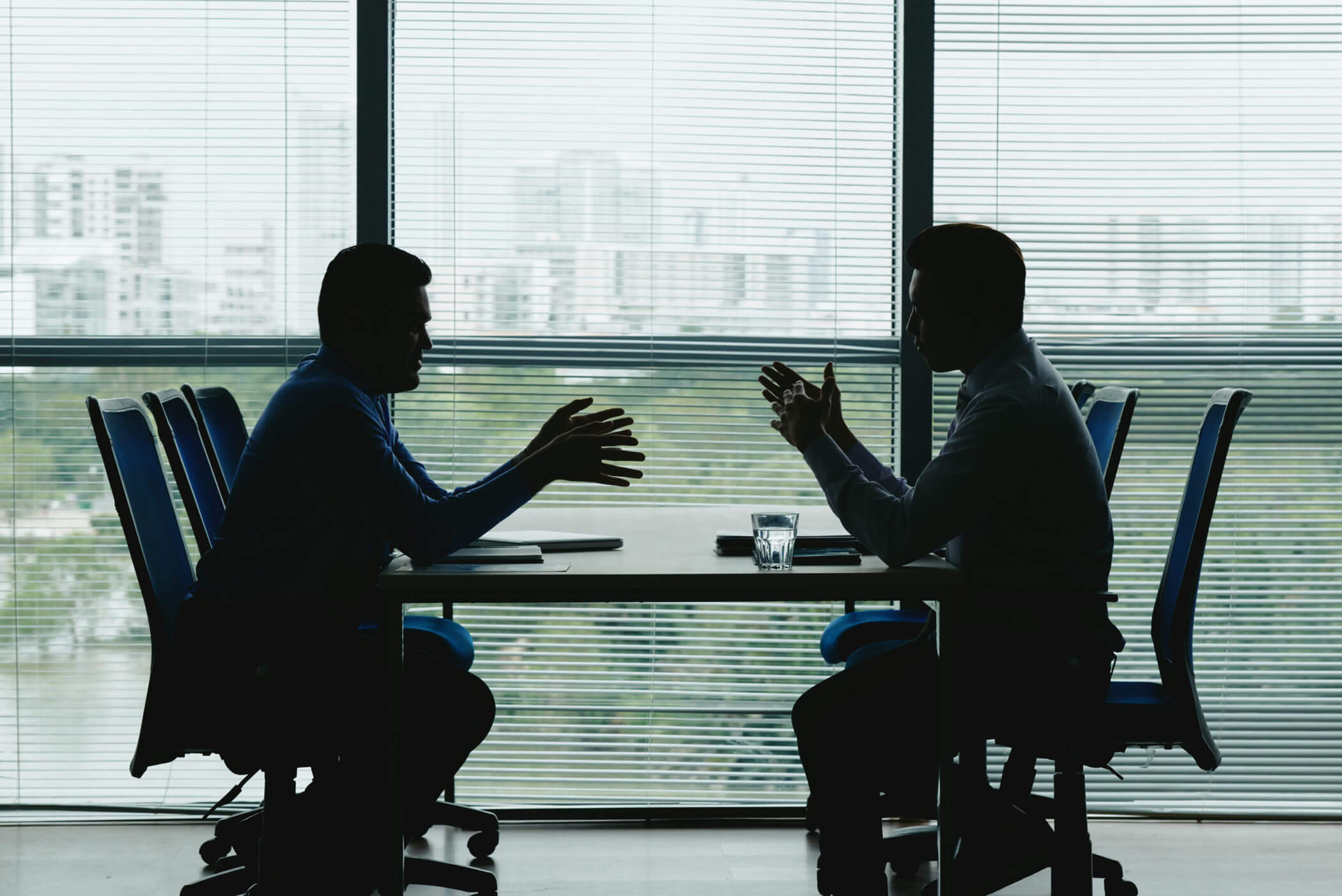 Duas perspetivas sobre como gerir um processo de feedback